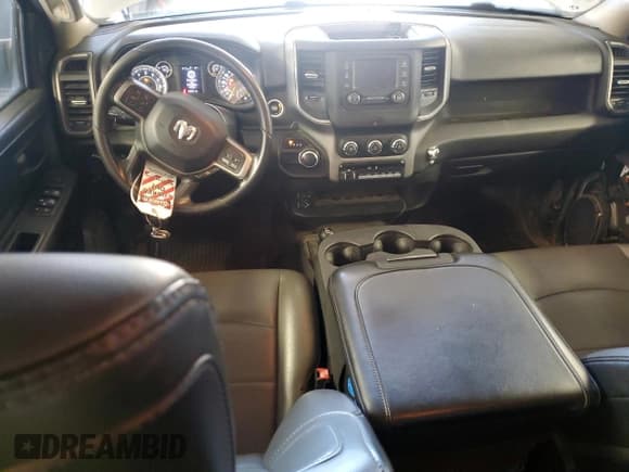 ✅ 2020 Ram 2500 Tradesman • VIN: 3C6UR5CJ4LG138575 • Lot: 48793825. Wystawiony na Copart z przebiegiem 33 993 mil. Bezpłatny archiwum sprzedaży aukcyjnych z USA i szczegółowy raport historii pojazdu na DreamBid. Zdjęcie 8.