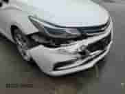 2017 Chevrolet Cruze Premier z VIN 1G1BF5SM1H7260276, wystawiony jako Copart lot #66112872 z przebiegiem 96 847 mil mil oraz . Historia ofert i sprzedaży dostępna na DreamBid. Obrazek 9.