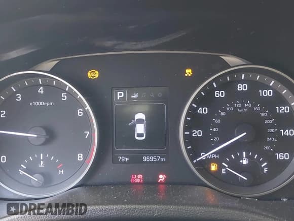 ✅ 2018 Hyundai Elantra Limited • VIN: 5NPD84LF3JH294354 • Lot: 43561118. Listed on IAAI with 96,957 mi. Free auction sales archive from the USA and detailed vehicle history report at DreamBid. Image 7.