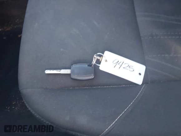 ✅ 2016 Ford Focus S • VIN: 1FADP3E25GL201335 • Лот: 43660808. Опубликован ранее на IAAI с пробегом 52 893 миль. Бесплатный доступ к архиву аукционных продаж из США и подробный отчёт об истории автомобиля на DreamBid. Изображение 11.