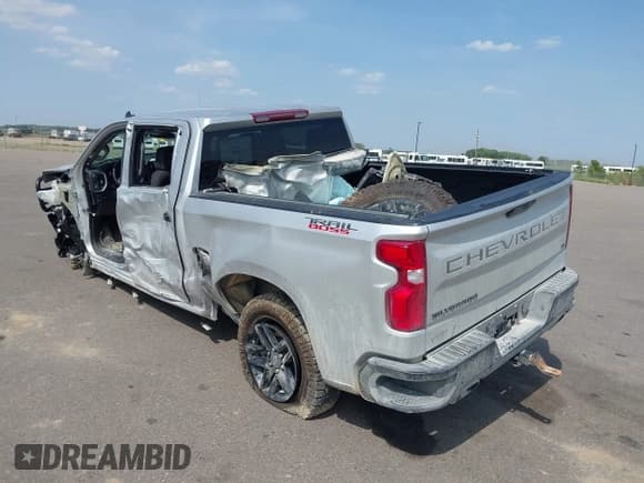 ✅ 2022 Chevrolet Silverado 1500 LT Trail Boss • VIN: 3GCPYFED3NG210844 • Lot: 42403476. Wystawiony na IAAI z przebiegiem 14 197 mil. Bezpłatny archiwum sprzedaży aukcyjnych z USA i szczegółowy raport historii pojazdu na DreamBid. Zdjęcie 3.