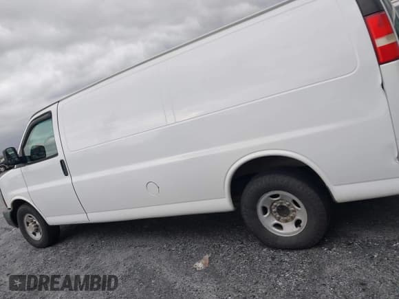 ✅ 2011 Chevrolet Express Cargo • VIN: 1GCWGGBA5B1187348 • Lot: 41684458. Listed on IAAI with 456,926 mi. Free auction sales archive from the USA and detailed vehicle history report at DreamBid. Image 14.
