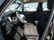 ✅ 2020 Jeep Renegade Sport • VIN: ZACNJAAB2LPL22191 • Lot: 89450395. Wystawiony na Copart z przebiegiem 45 619 mil. Bezpłatny archiwum sprzedaży aukcyjnych z USA i szczegółowy raport historii pojazdu na DreamBid. Zdjęcie 7.