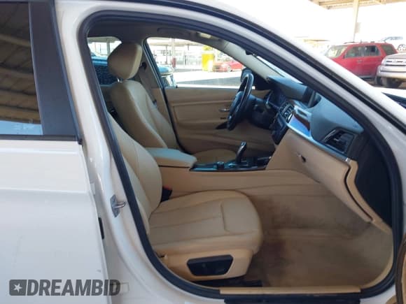 ✅ 2015 BMW 3 Series 328i • VIN: WBA3C1C58FP853308 • Lot: 42130473. Listed on IAAI with 120,578 mi. Free auction sales archive from the USA and detailed vehicle history report at DreamBid. Image 5.