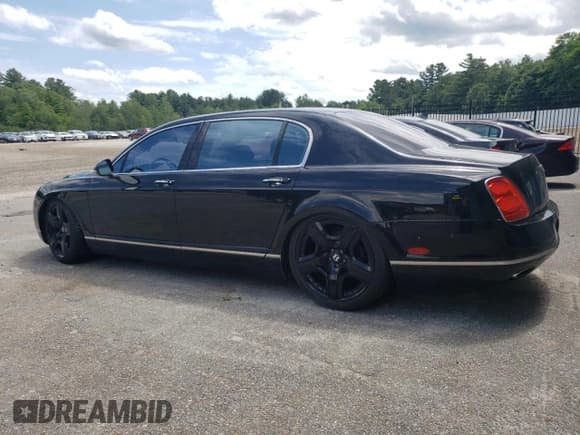 ✅ 2011 Bentley Flying Spur • VIN: SCBBR9ZAXBC069068 • Лот: 64547504. Опубликован ранее на Copart с пробегом 53 982 миль. Бесплатный доступ к архиву аукционных продаж из США и подробный отчёт об истории автомобиля на DreamBid. Изображение 2.