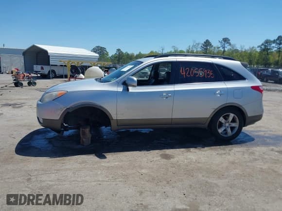 ✅ 2008 Hyundai Veracruz GLS • VIN: KM8NU13C38U031846 • Lot: 42055935. Listed on IAAI with 210,192 mi. Free auction sales archive from the USA and detailed vehicle history report at DreamBid. Image 15.