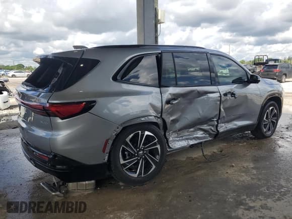 ✅ 2025 Buick Enclave Sport Touring • VIN: 5GAERBRS4SJ127215 • Lot: 89645985. Listed on Copart with 4,470 mi. Free auction sales archive from the USA and detailed vehicle history report at DreamBid. Image 3.