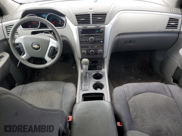 ✅ 2011 Chevrolet Traverse LS • VIN: 1GNKREED8BJ352772 • Lot: 85006315. Wystawiony na Copart z przebiegiem 235 235 mil. Bezpłatny archiwum sprzedaży aukcyjnych z USA i szczegółowy raport historii pojazdu na DreamBid. Zdjęcie 8.