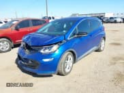 ✅ 2019 Chevrolet Bolt EV LT • VIN: 1G1FY6S04K4106765 • Lot: 41193760. Wystawiony na IAAI z przebiegiem 32 380 mil. Bezpłatny archiwum sprzedaży aukcyjnych z USA i szczegółowy raport historii pojazdu na DreamBid. Zdjęcie 2.