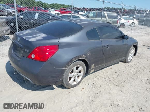 ✅ 2008 Nissan Altima S • VIN: 1N4AL24E48C175445 • Lot: 42624202. Wystawiony na IAAI z przebiegiem 200 091 mil. Bezpłatny archiwum sprzedaży aukcyjnych z USA i szczegółowy raport historii pojazdu na DreamBid. Zdjęcie 4.