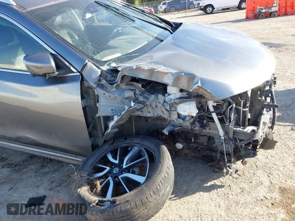 ✅ 2018 Nissan Rogue SL • VIN: JN8AT2MVXJW316201 • Lot: 41987880. Listed on IAAI with 124,369 mi. Free auction sales archive from the USA and detailed vehicle history report at DreamBid. Image 6.