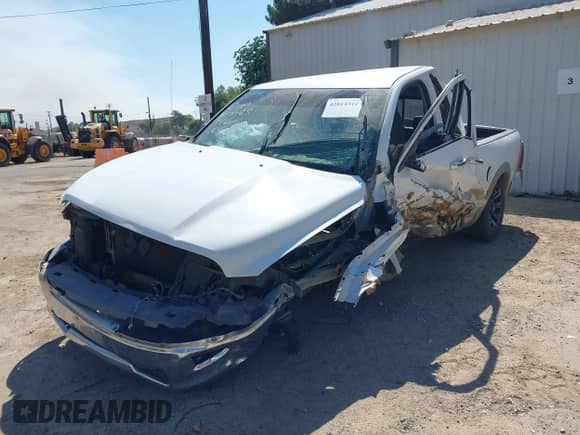 2010 Dodge 1500 Laramie с VIN 1D7RV1GT8AS143028, выставлен на аукционе IAAI как лот 42814344 с пробегом Не указан миль и . История ставок и продаж доступна на DreamBid. Изображение 2.