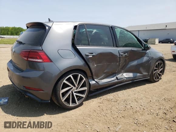 ✅ 2019 Volkswagen Golf R • VIN: WVWWA7AUXKW223664 • Lot: 59094145. Wystawiony na Copart z przebiegiem 110 659 mil. Bezpłatny archiwum sprzedaży aukcyjnych z USA i szczegółowy raport historii pojazdu na DreamBid. Zdjęcie 3.