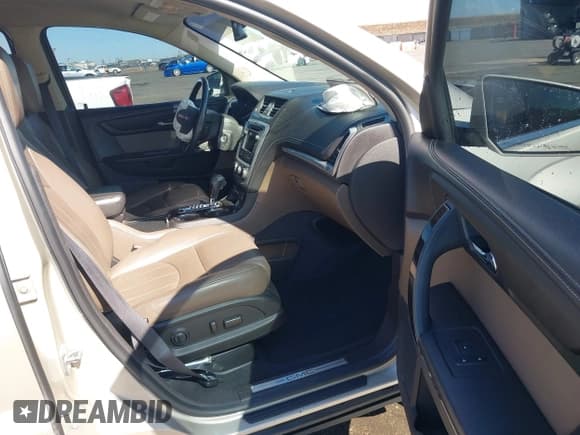 ✅ 2013 GMC Acadia SLT • VIN: 1GKKVSKD4DJ175913 • Lot: 43398448. Listed on IAAI with 90,063 mi. Free auction sales archive from the USA and detailed vehicle history report at DreamBid. Image 5.