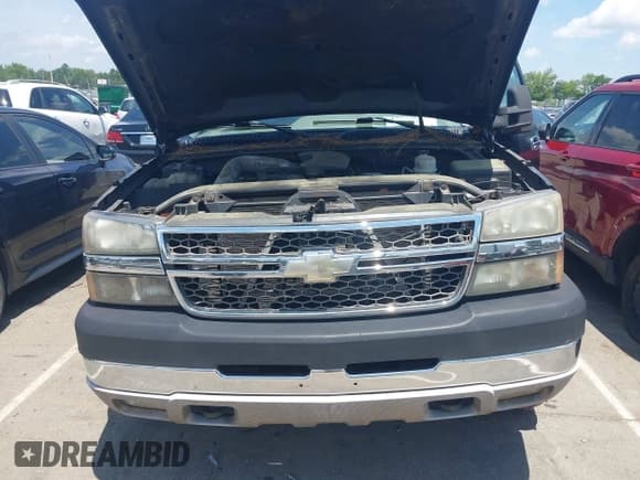 ✅ 2005 Chevrolet Silverado 2500HD LS • VIN: 1GCHK232X5F923211 • Lot: 42535273. Listed on IAAI with 416,901 mi. Free auction sales archive from the USA and detailed vehicle history report at DreamBid. Image 10.