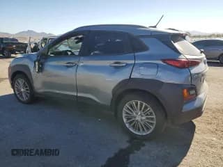 ✅ 2021 Hyundai Kona SEL • VIN: KM8K22AA2MU608022 • Лот: 67953754. Опубликован ранее на Copart с пробегом 29 870 миль. Бесплатный доступ к архиву аукционных продаж из США и подробный отчёт об истории автомобиля на DreamBid. Изображение 2.