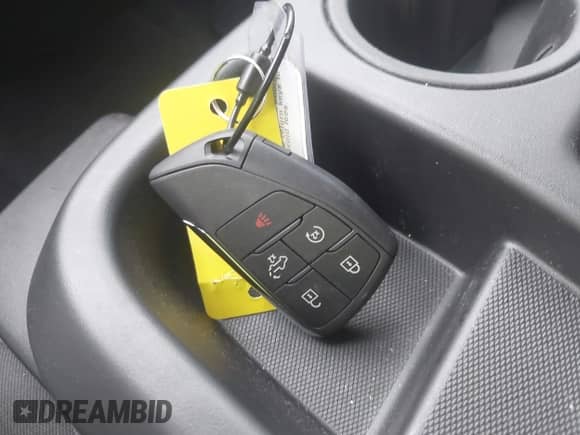 2026 Chevrolet Silverado 1500 LT z VIN 3GCUKDED5TG116874, wystawiony jako IAAI lot #43568713 z przebiegiem 1 845 mil mil oraz . Historia ofert i sprzedaży dostępna na DreamBid. Obrazek 11.