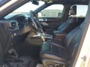 ✅ 2020 Ford Explorer Platinum • VIN: 1FM5K8HC9LGD05436 • Лот: 91837605. Опубликован ранее на Copart с пробегом 66 678 миль. Бесплатный доступ к архиву аукционных продаж из США и подробный отчёт об истории автомобиля на DreamBid. Изображение 7.
