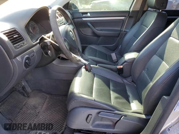 ✅ 2006 Volkswagen Jetta 2.5L • VIN: 3VWSG71K56M740742 • Лот: 42992575. Опубликован ранее на Copart с пробегом 180 726 миль. Бесплатный доступ к архиву аукционных продаж из США и подробный отчёт об истории автомобиля на DreamBid. Изображение 7.