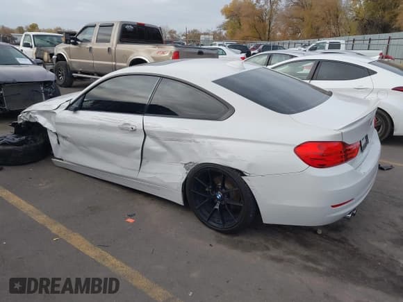 ✅ 2015 BMW 4 Series 428i • VIN: WBA3N7C56FK223152 • Lot: 40941460. Wystawiony na IAAI z przebiegiem 102 718 mil. Bezpłatny archiwum sprzedaży aukcyjnych z USA i szczegółowy raport historii pojazdu na DreamBid. Zdjęcie 3.