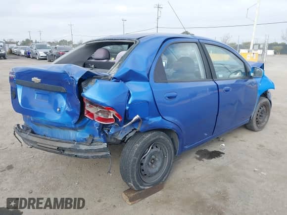 2006 Chevrolet Aveo LS z VIN KL1TD56696B543863, wystawiony jako IAAI lot #41446969 z przebiegiem 222 866 mil mil oraz . Historia ofert i sprzedaży dostępna na DreamBid. Obrazek 4.