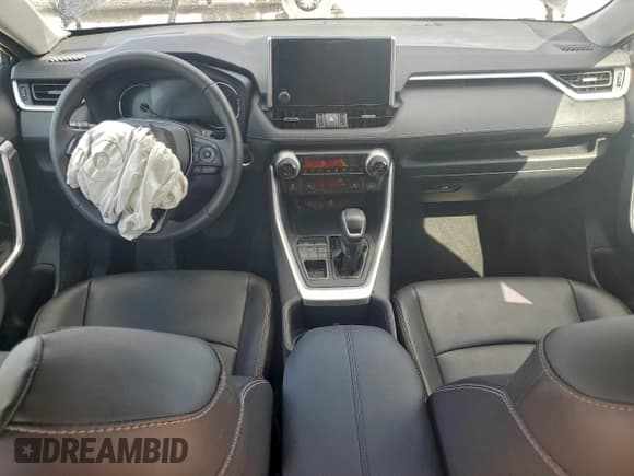 ✅ 2024 Toyota RAV4 XLE Premium • VIN: 2T3A1RFV0RW442746 • Лот: 96070495. Опубликован ранее на Copart с пробегом Не указан. Бесплатный доступ к архиву аукционных продаж из США и подробный отчёт об истории автомобиля на DreamBid. Изображение 8.