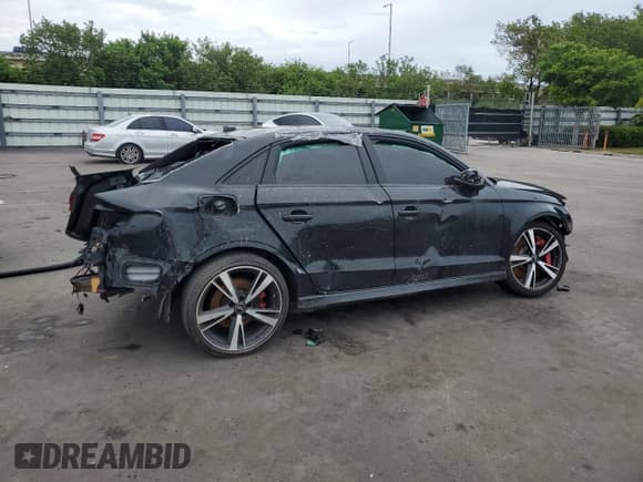 ✅ 2019 Audi RS 3 • VIN: WUABWGFF3KA902914 • Лот: 63384715. Опубликован ранее на Copart с пробегом Не указан. Бесплатный доступ к архиву аукционных продаж из США и подробный отчёт об истории автомобиля на DreamBid. Изображение 3.