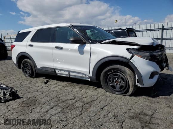 ✅ 2021 Ford Police Interceptor Utility • VIN: 1FM5K8AW5MNA20072 • Lot: 48149645. Wystawiony na Copart z przebiegiem Nie podano. Bezpłatny archiwum sprzedaży aukcyjnych z USA i szczegółowy raport historii pojazdu na DreamBid. Zdjęcie 4.