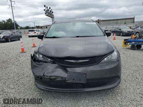 ✅ 2022 Chrysler Voyager LX • VIN: 2C4RC1CG9NR163272 • Lot: 69702185. Wystawiony na Copart z przebiegiem 87 377 mil. Bezpłatny archiwum sprzedaży aukcyjnych z USA i szczegółowy raport historii pojazdu na DreamBid. Zdjęcie 5.