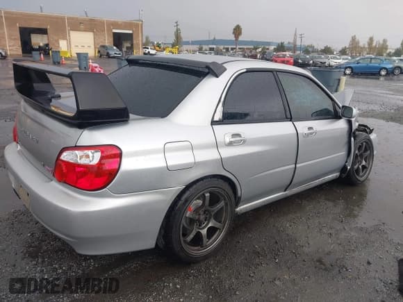 ✅ 2002 Subaru Impreza WRX • VIN: JF1GD29672G502820 • Lot: 43432176. Listed on IAAI with 226,281 mi. Free auction sales archive from the USA and detailed vehicle history report at DreamBid. Image 4.