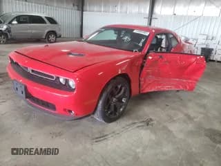 ✅ 2018 Dodge Challenger SXT Plus • VIN: 2C3CDZAG8JH322159 • Lot: 54864401. Wystawiony na Copart z przebiegiem 22 738 mil. Bezpłatny archiwum sprzedaży aukcyjnych z USA i szczegółowy raport historii pojazdu na DreamBid. Zdjęcie 2.