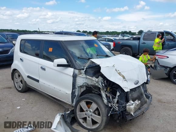 ✅ 2010 Kia Soul + • VIN: KNDJT2A23A7040198 • Lot: 42723955. Listed on IAAI with Not provided. Free auction sales archive from the USA and detailed vehicle history report at DreamBid. Image 1.