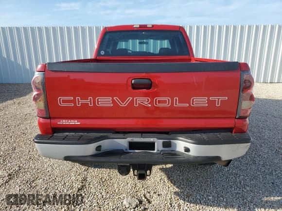 ✅ 2006 Chevrolet Silverado 2500HD LT2 • VIN: 1GCHK23UX6F145866 • Lot: 66022065. Wystawiony na Copart z przebiegiem 107 420 mil. Bezpłatny archiwum sprzedaży aukcyjnych z USA i szczegółowy raport historii pojazdu na DreamBid. Zdjęcie 6.