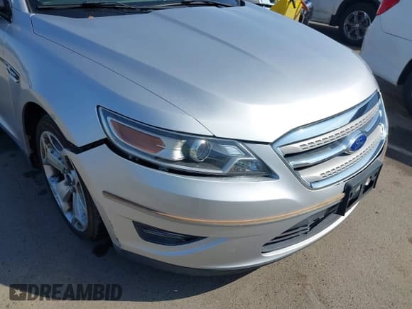 ✅ 2011 Ford Taurus SEL • VIN: 1FAHP2HW6BG176246 • Lot: 42551046. Wystawiony na IAAI z przebiegiem 157 751 mil. Bezpłatny archiwum sprzedaży aukcyjnych z USA i szczegółowy raport historii pojazdu na DreamBid. Zdjęcie 6.