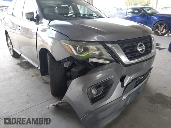 ✅ 2017 Nissan Pathfinder Platinum • VIN: 5N1DR2MN2HC627183 • Lot: 43301987. Listed on IAAI with 139,784 mi. Free auction sales archive from the USA and detailed vehicle history report at DreamBid. Image 6.