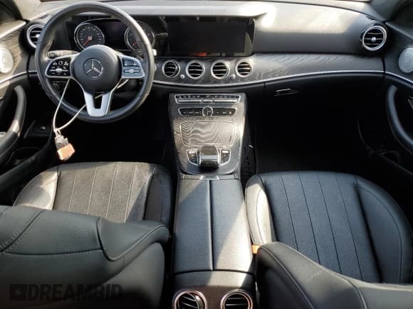 ✅ 2019 Mercedes-Benz E 300 • VIN: WDDZF4KB1KA656934 • Lot: 54543455. Listed on Copart with Not provided. Free auction sales archive from the USA and detailed vehicle history report at DreamBid. Image 8.