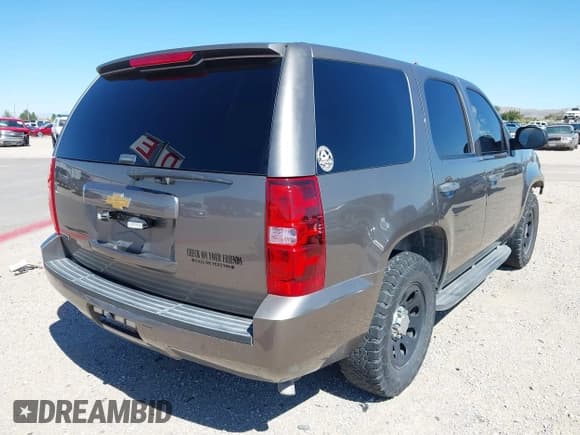 ✅ 2012 Chevrolet Tahoe Commercial • VIN: 1GNLC2E07CR155080 • Lot: 43271101. Wystawiony na IAAI z przebiegiem 153 517 mil. Bezpłatny archiwum sprzedaży aukcyjnych z USA i szczegółowy raport historii pojazdu na DreamBid. Zdjęcie 4.