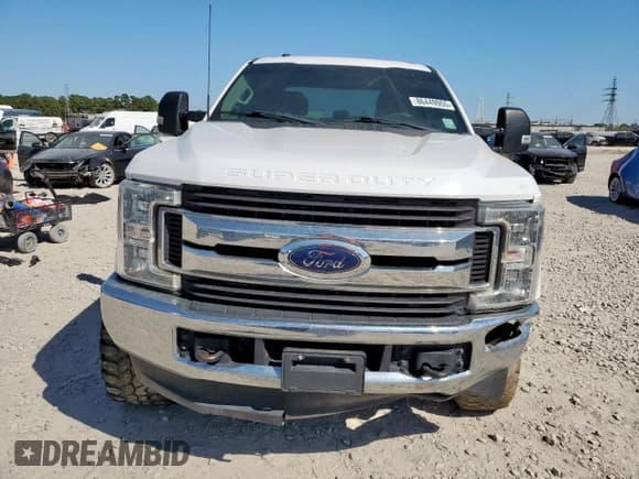 ✅ 2019 Ford F-250 Platinum • VIN: 1FT7W2BT7KEF18113 • Лот: 86449955. Опубликован ранее на Copart с пробегом 128 528 миль. Бесплатный доступ к архиву аукционных продаж из США и подробный отчёт об истории автомобиля на DreamBid. Изображение 5.