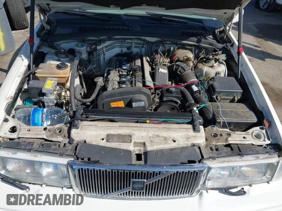 ✅ 1996 Volvo 960 • VIN: YV1KW9607T1033833 • Lot: 43272964. Wystawiony na IAAI z przebiegiem 127 403 mil. Bezpłatny archiwum sprzedaży aukcyjnych z USA i szczegółowy raport historii pojazdu na DreamBid. Zdjęcie 10.