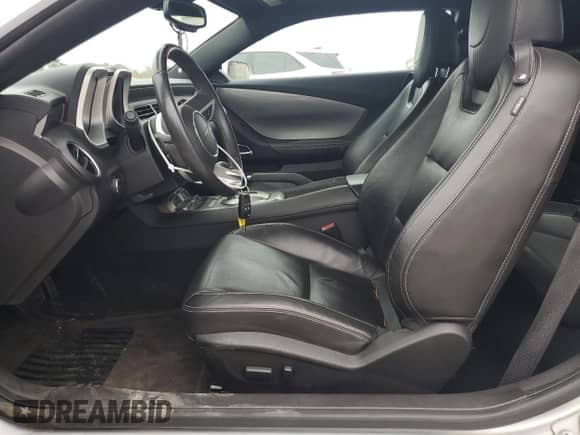 2010 Chevrolet Camaro 2LT с VIN 2G1FC1EV0A9223585, выставлен на аукционе Copart как лот 90347405 с пробегом 40 562 миль миль и Списание • Salvage title. История ставок и продаж доступна на DreamBid. Изображение 7.