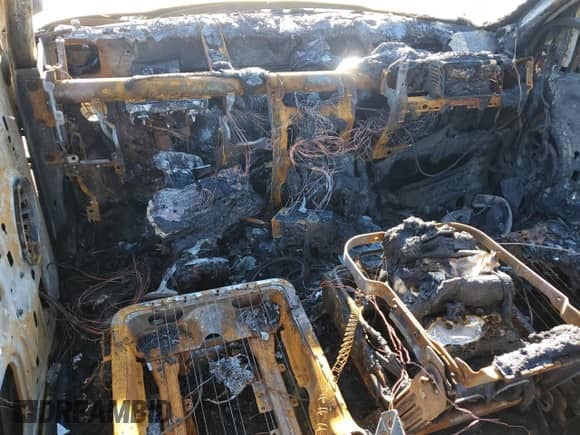 2005 Dodge 3500 SLT z VIN 3D7MS48CX5G829622, wystawiony jako Copart lot #79183874 z przebiegiem Nie podano mil oraz Nie do naprawy • Non repairable. Historia ofert i sprzedaży dostępna na DreamBid. Obrazek 8.