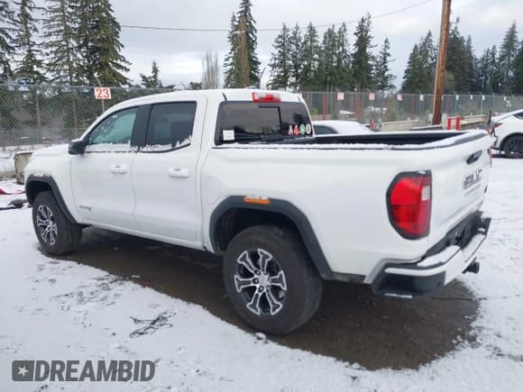 ✅ 2023 GMC Canyon 4WD AT4 • VIN: 1GTP6DEK4P1263112 • Lot: 41445424. Listed on IAAI with 27,260 mi. Free auction sales archive from the USA and detailed vehicle history report at DreamBid. Image 14.
