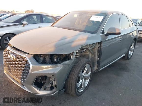 ✅ 2023 Audi Q5 Sportback S line Premium Plus • VIN: WA15AAFYXP2047597 • Лот: 41134751. Опубликован ранее на IAAI с пробегом 28 102 миль. Бесплатный доступ к архиву аукционных продаж из США и подробный отчёт об истории автомобиля на DreamBid. Изображение 17.