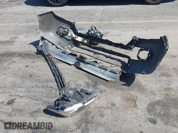 ✅ 2020 Toyota Tacoma SR • VIN: 5TFRX5GN2LX177453 • Lot: 43285689. Wystawiony na IAAI z przebiegiem 100 011 mil. Bezpłatny archiwum sprzedaży aukcyjnych z USA i szczegółowy raport historii pojazdu na DreamBid. Zdjęcie 12.