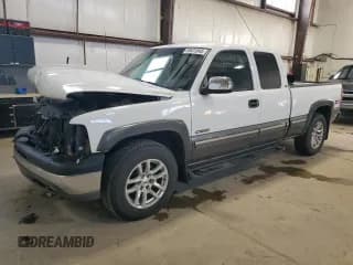 ✅ 2000 Chevrolet Silverado 1500 • VIN: 1GCEK19T6YZ356947 • Lot: 90831945. Listed on Copart with 372,105 mi. Free auction sales archive from the USA and detailed vehicle history report at DreamBid. Image 1.