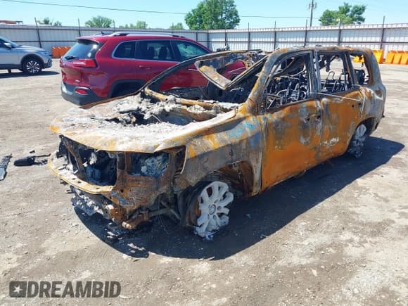 ✅ 2019 Toyota Land Cruiser • VIN: JTMCY7AJ2K4075834 • Лот: 42138239. Опубликован ранее на IAAI с пробегом Не указан. Бесплатный доступ к архиву аукционных продаж из США и подробный отчёт об истории автомобиля на DreamBid. Изображение 2.