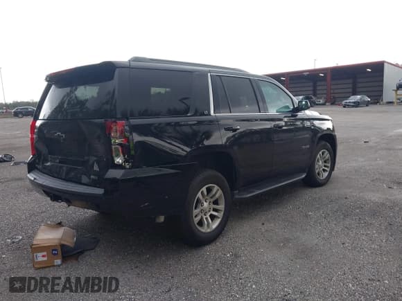 ✅ 2020 Chevrolet Tahoe LT • VIN: 1GNSCBKC1LR182348 • Lot: 42321890. Wystawiony na IAAI z przebiegiem 72 452 mil. Bezpłatny archiwum sprzedaży aukcyjnych z USA i szczegółowy raport historii pojazdu na DreamBid. Zdjęcie 4.
