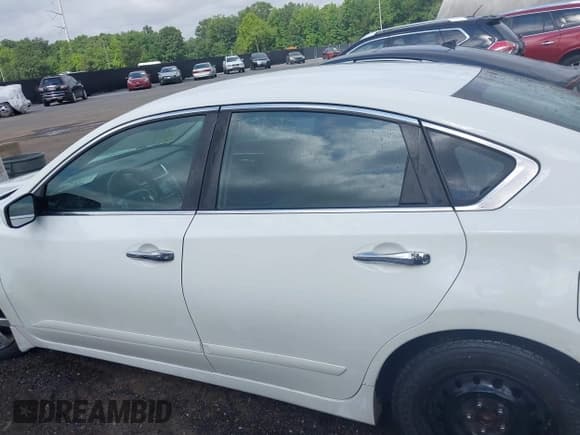 ✅ 2018 Nissan Altima SR • VIN: 1N4AL3APXJC279939 • Lot: 42744148. Listed on IAAI with 135,005 mi. Free auction sales archive from the USA and detailed vehicle history report at DreamBid. Image 14.