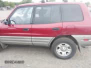 ✅ 2000 Toyota RAV4 • VIN: JT3GP10V0Y0051221 • Lot: 42952543. Listed on IAAI with 379,788 mi. Free auction sales archive from the USA and detailed vehicle history report at DreamBid. Image 6.