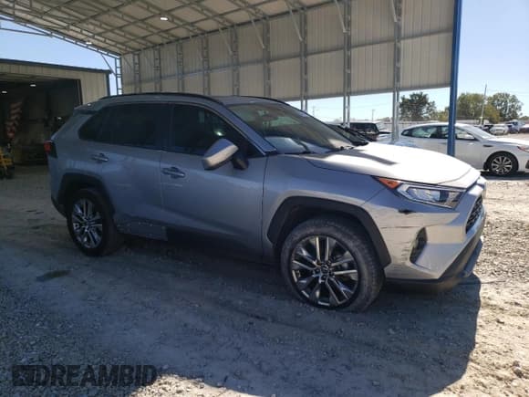 ✅ 2020 Toyota RAV4 XLE Premium • VIN: 2T3C1RFV4LW077472 • Lot: 86770465. Wystawiony na Copart z przebiegiem 34 413 mil. Bezpłatny archiwum sprzedaży aukcyjnych z USA i szczegółowy raport historii pojazdu na DreamBid. Zdjęcie 4.